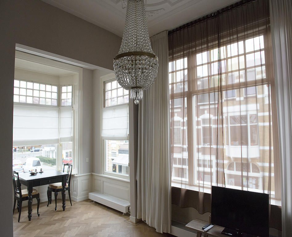 آميسفورت Jamila Suites الغرفة الصورة