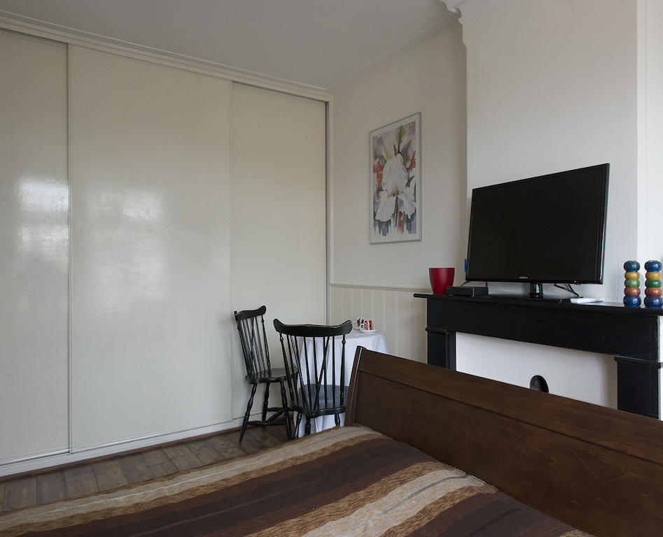 آميسفورت Jamila Suites الغرفة الصورة