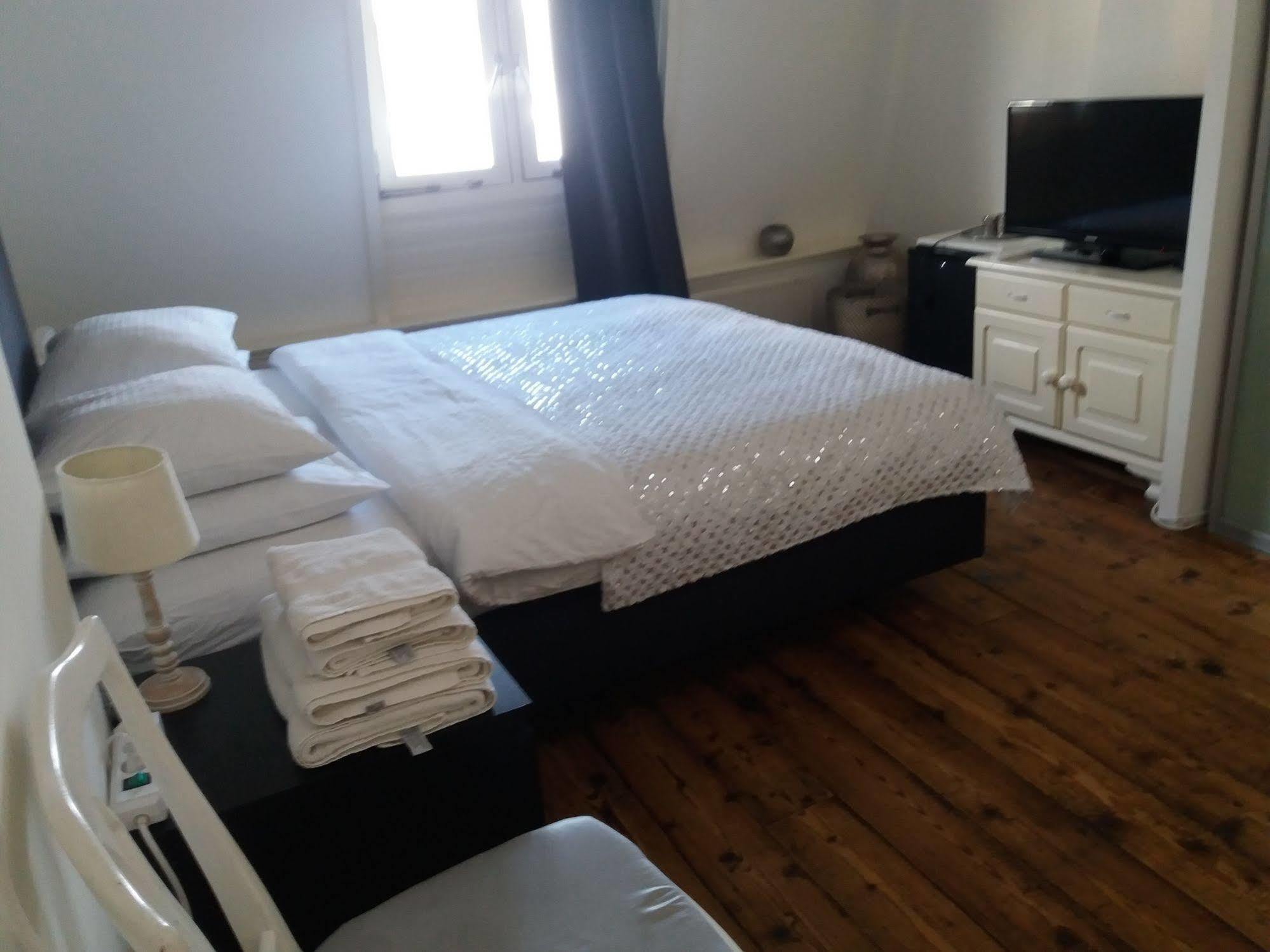 آميسفورت Jamila Suites المظهر الخارجي الصورة