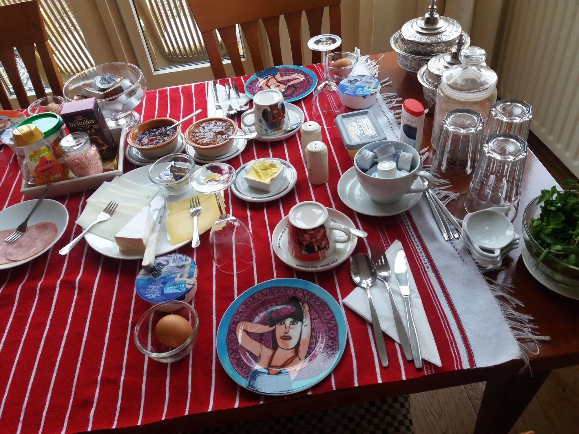 آميسفورت Jamila Suites المظهر الخارجي الصورة